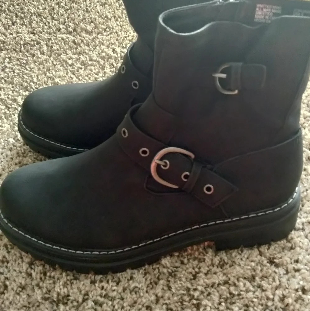 Black Buckle Calf Length Boots Size 8 - Picture 2 of 4